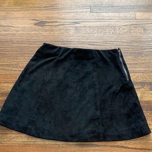 Boutique brand Side zip suede mini skirt!